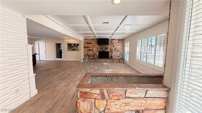 Building Photo - 1819 S Beverly Way