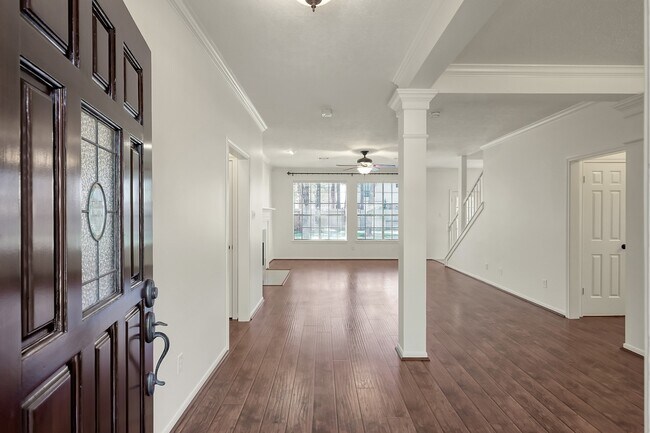 Building Photo - 23 Heathstone Pl