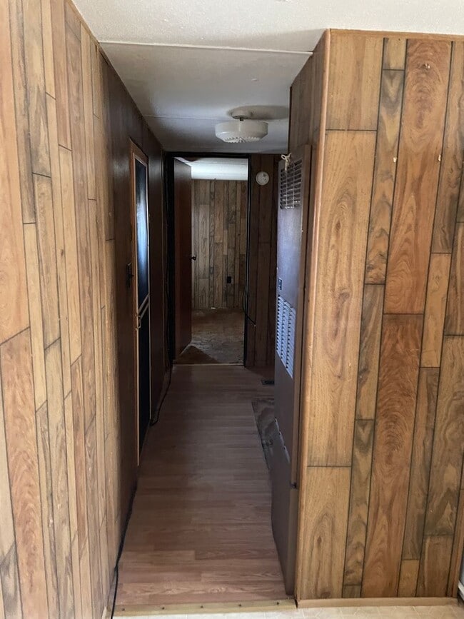 Building Photo - 2 bed 1 bath trailer house