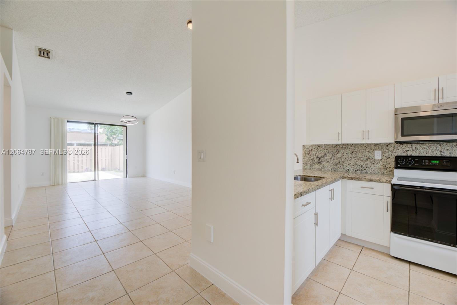 Building Photo - 6707 NW 193rd Ln