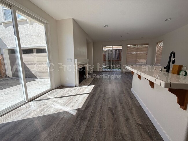 Building Photo - 97 la Jolla St