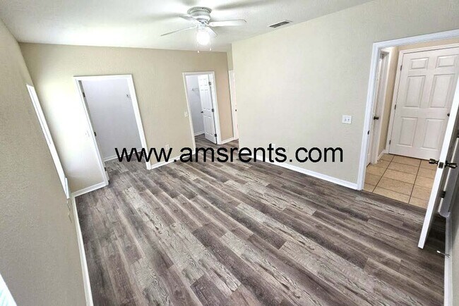 Building Photo - 505 Mallard Ct