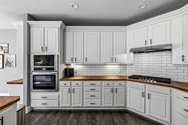 Building Photo - 11601 King George Ct