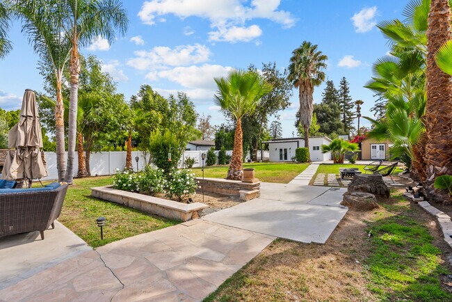 Building Photo - 23036 Burbank Blvd