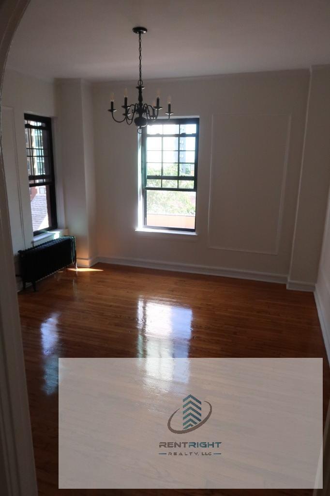 Building Photo - 426 W Briar Pl