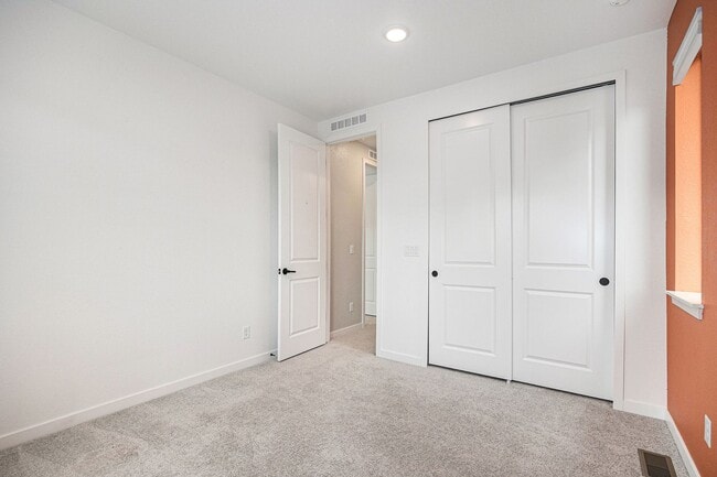 Building Photo - Sterling Ranch Stunner!!