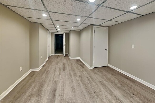 Building Photo - 3951 Kensington Dr