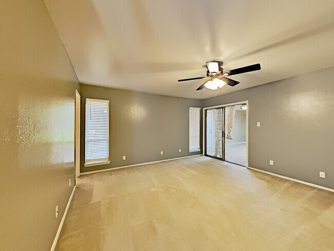 Building Photo - 2725 Forest Grove Dr