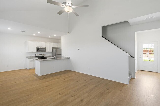 Building Photo - 104 Carmel Cyn Trl