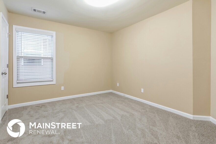 Building Photo - 1625 Yukon Ct