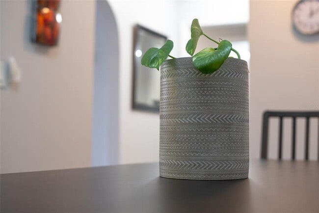 Building Photo - 501 Knights Run Ave