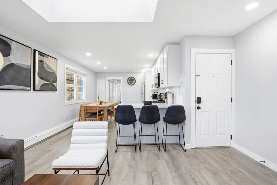 Building Photo - 225 Hancock Ave