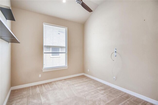 Building Photo - Stunning Single Story in Falconhead West!