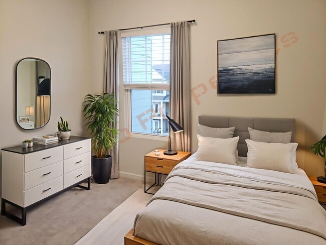 Building Photo - Luxury 3 Story 4 BD/3.5 Bath Townhome @ Sm...