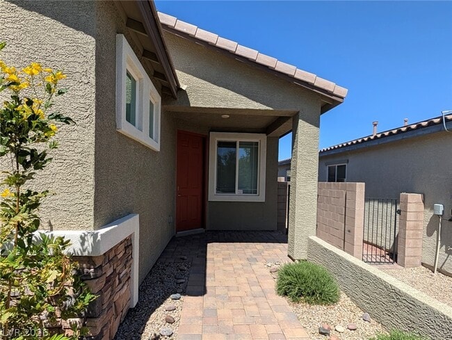 Building Photo - 1290 Paseo del Oso Ln