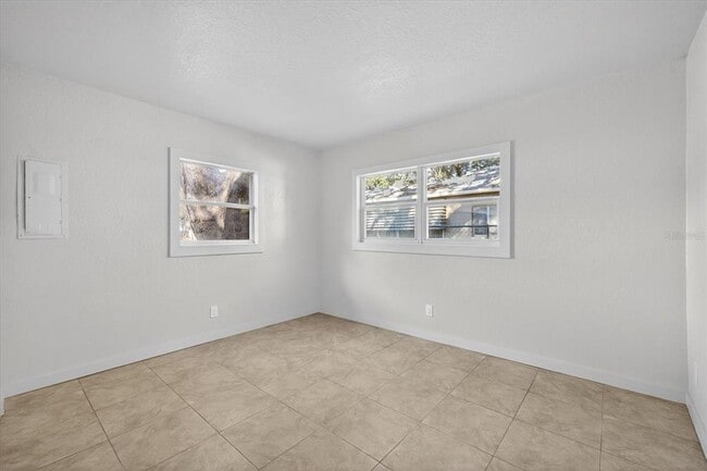 Building Photo - 773 W Harbor Dr S