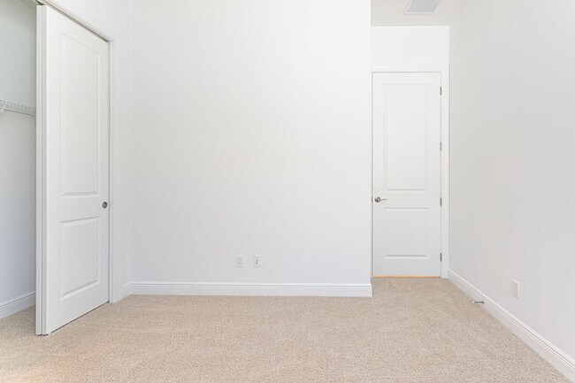 Building Photo - 9155 SW Esule Way