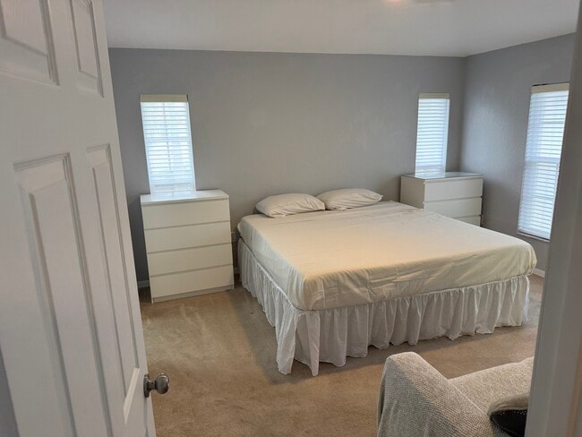 Building Photo - 8389 Wingate Dr