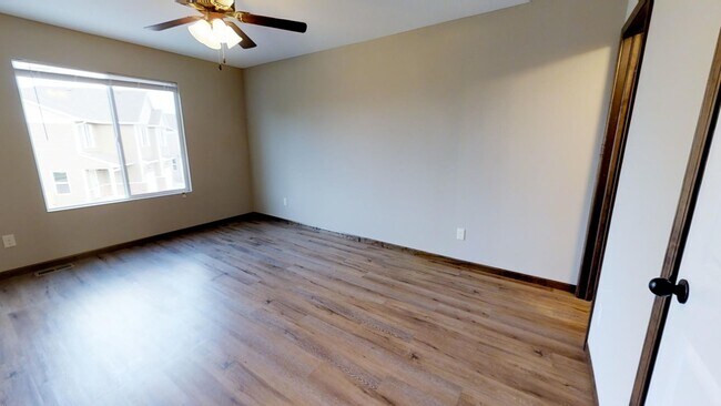 Building Photo - 708 S Deer Hvn St