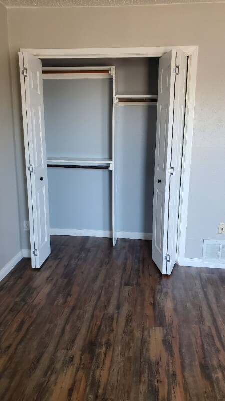 Building Photo - 15 E Mountain Ln