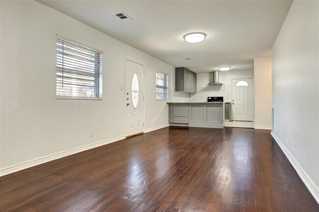 Building Photo - 1316 Zora St