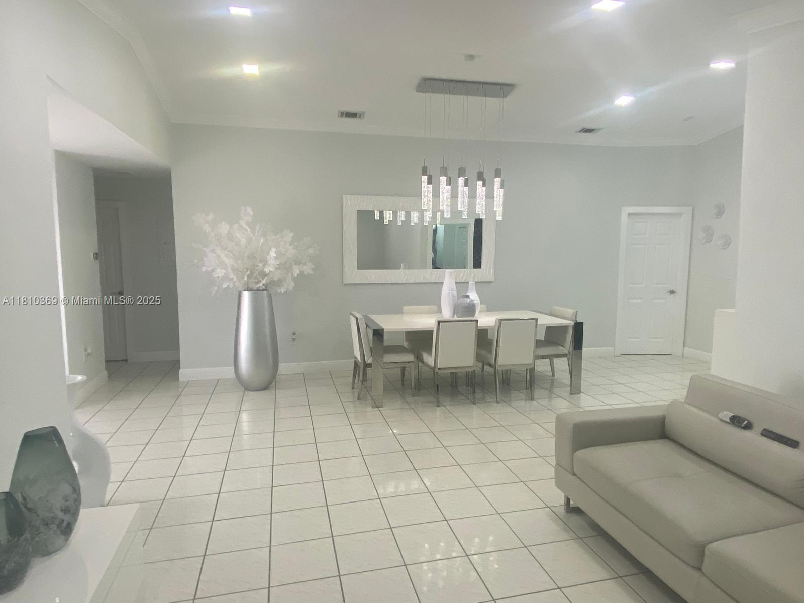 Building Photo - 14730 SW 57th Ter