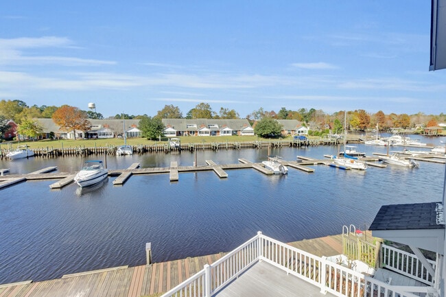 Building Photo - 18 Harbour Walk Townhouses