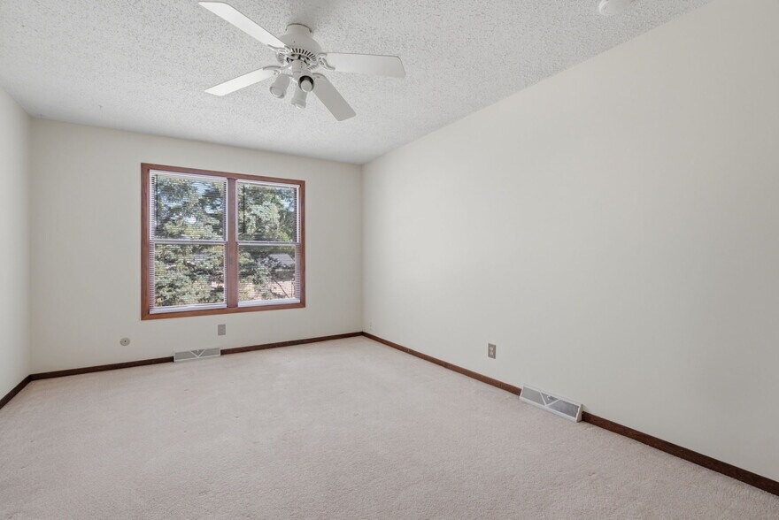 Building Photo - 4813 Surrey Ct