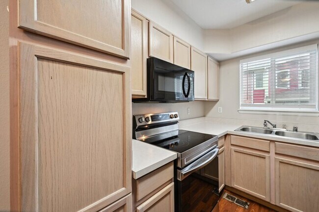 Building Photo - 2434 W 82nd Pl