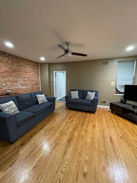 Living Room - 1914 5th St NW