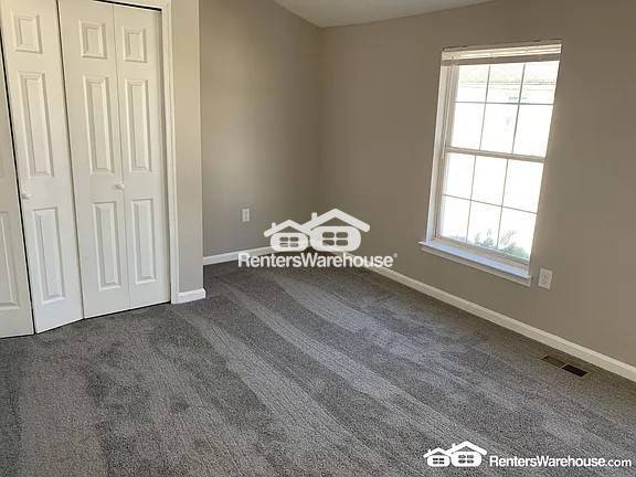 Building Photo - 8 Johnson Pl