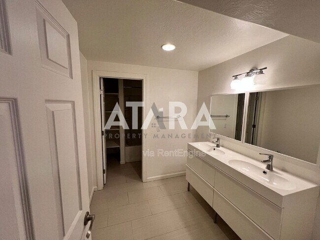 Building Photo - 11458 Harvest Crest Way