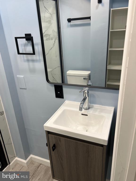 Building Photo - 2021 Chadwick Terrace