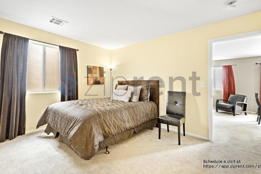 Building Photo - 5580 Avent Ferry St