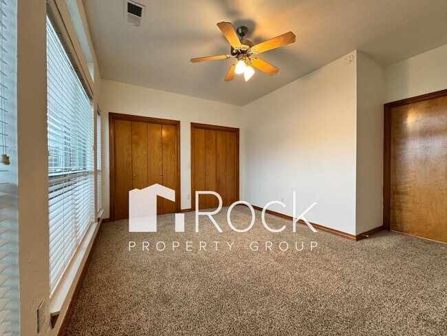 Building Photo - Charming 3-Bed 3-Bath Home with Tornado Shelter & Generator