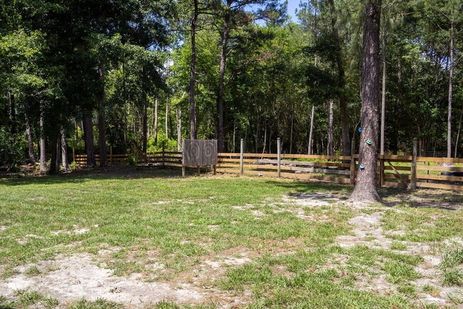Building Photo - 3 bedrooms, Fenced in backyard, 12x24 shed, NO breed restrictions!
