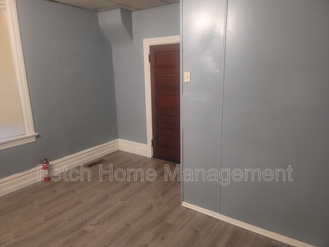 Building Photo - 19 S 19th St