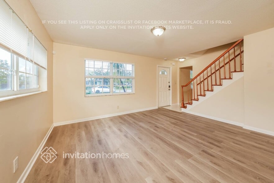 Building Photo - 5674 Parke Ave