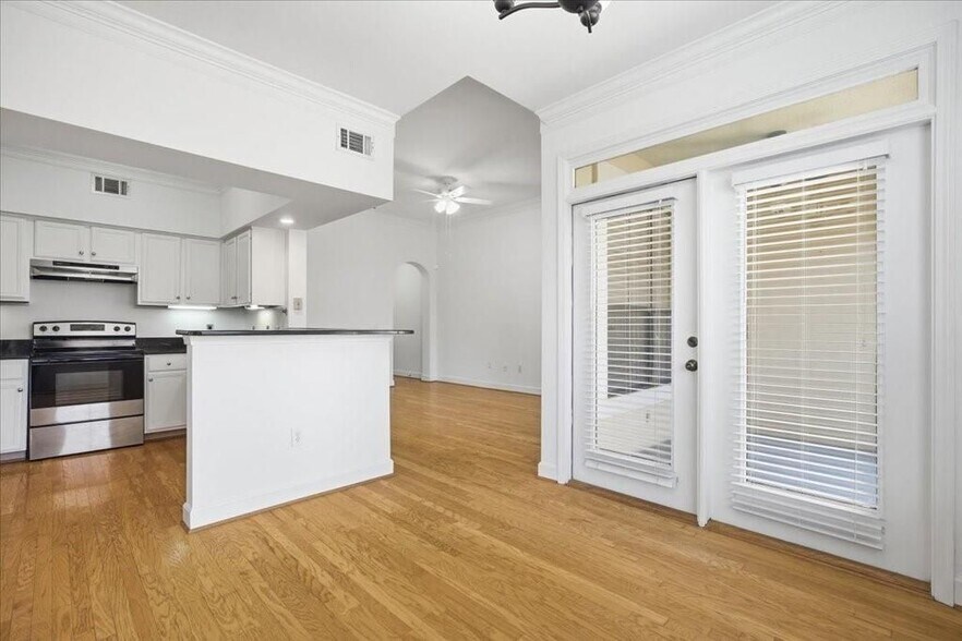 Building Photo - 3777 Peachtree Rd