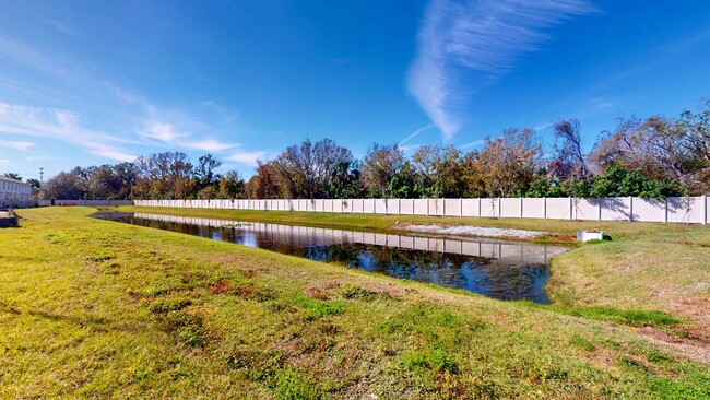 Building Photo - Brand New Townhome Available, near downtow...