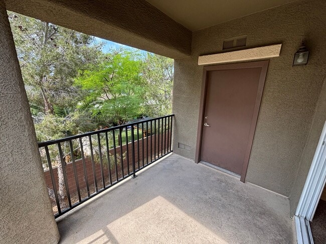 Building Photo - Beautiful 3Bed/2Bath/2Car Condo in Sky Pointe Community – Northwest Las Vegas!