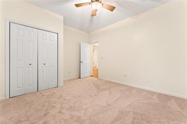 Building Photo - 307 Willow Brook Ln