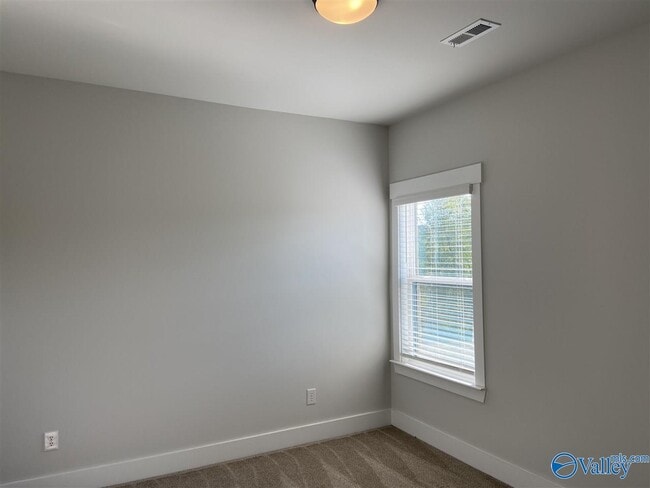 Building Photo - 440 Legend Oak Way SW