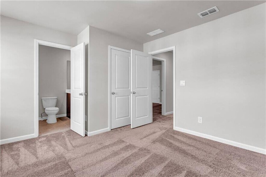 Building Photo - 1575 Villageside Ct