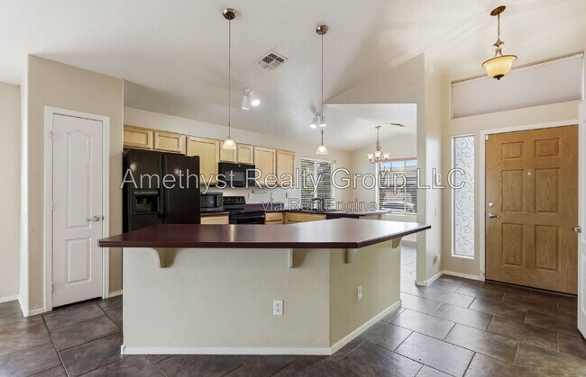 Building Photo - 6691 S 4 Peaks Pl