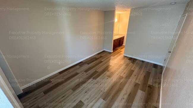 Building Photo - 709 Deseret Way