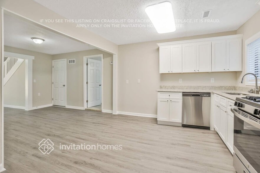 Building Photo - 1816 Waldrep Cir SE