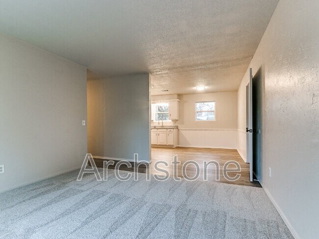 Building Photo - 401 NW 86th St