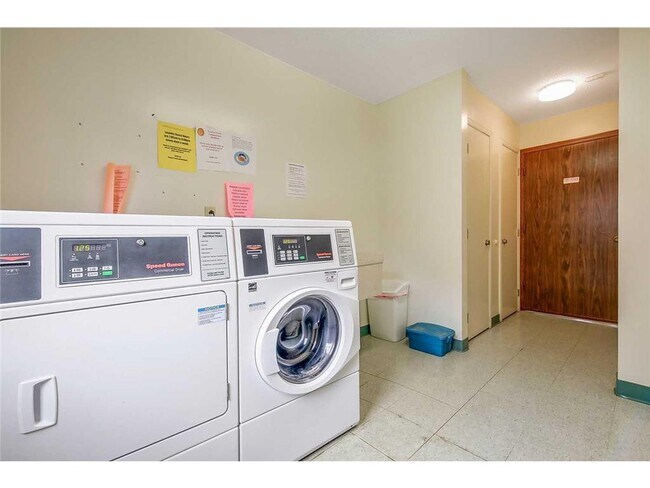 Building Photo - 831 Old Settlers Trail