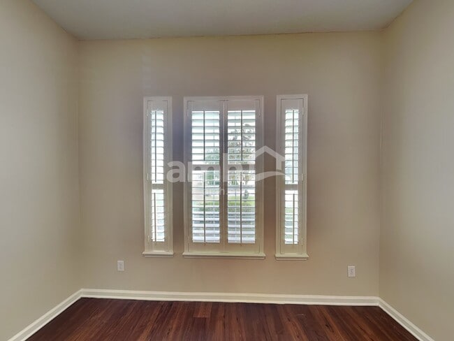 Building Photo - 700 Porto Cristo Ave